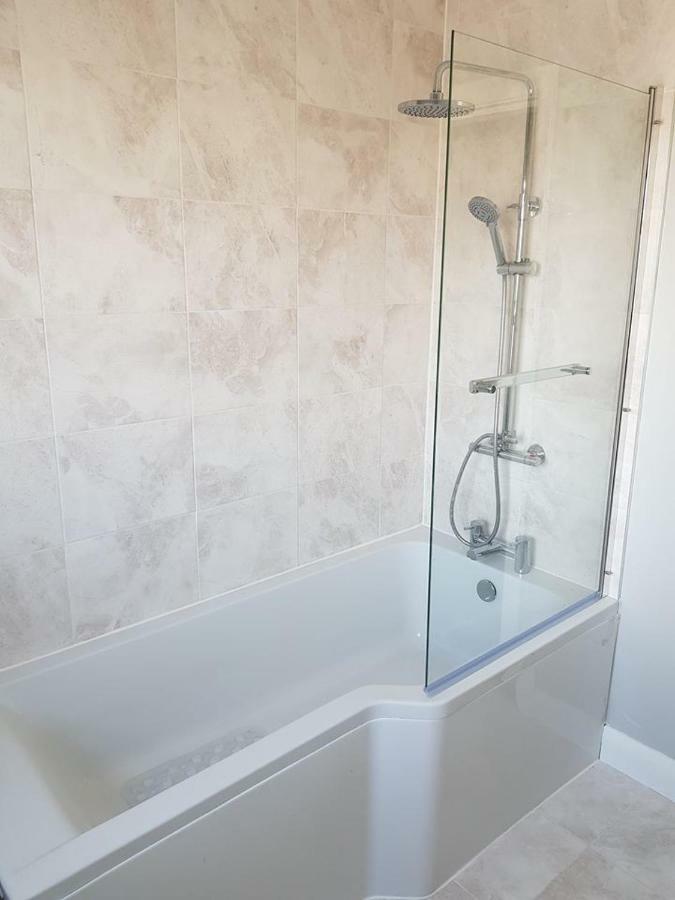Spire View Townhouse Villa Баликасъл Екстериор снимка